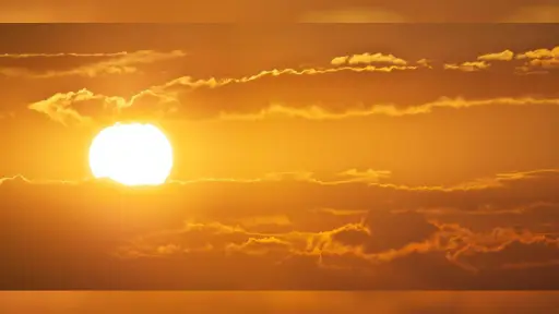 Pese a las altas temperaturas, el Insivumeh no descartó lluvias y hasta granizo durante la tarde en algunos sectores. ,Archivo.