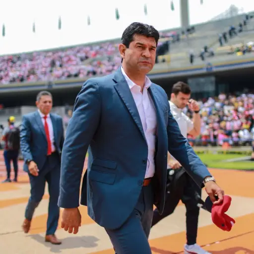 Prensa-Internacional-Se-Sorprende-Llegada-Cardozo-Rojos.jpg ,