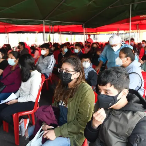 vacunacion-menores-de-edad-en-centros-de-vacunacion-contra-covid-19-ejercito-omar-solis-7-de-noviembre-de-2021-publinews-emisoras-unidas-1.jpeg ,