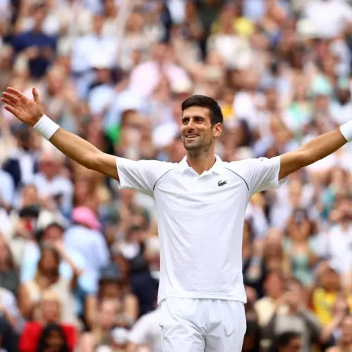 djokovic-gana-en-wimbledon-iguala-a-federer-y-nadal-emisoras-unidas-2-1024x683-1.jpg ,
