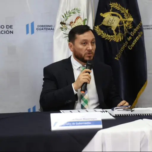 Ministro-de-gobernacion-Gendri-Reyes-conferencia-de-prensa-por-estado-de-sitio-estor-izabal-25-de-octubre-2021.jpg ,