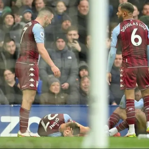 digne-agredido.jpg ,