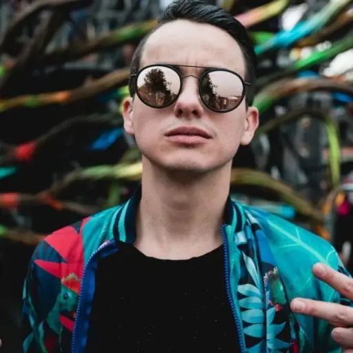 Ale-Q-videojuegos.jpeg ,