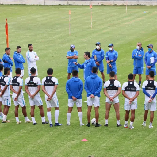 Primer-entrenamiento-de-Luis-Fernando-Tena-en-Guatemala-9.jpeg ,