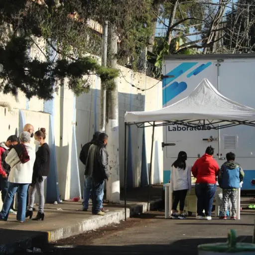 filas-para-pruebas-de-covid-19-coronavirus-en-mercado-el-guarda-en-guatemala-6-de-enero-2022-fotos-rodrigo-rivera-7.jpg ,