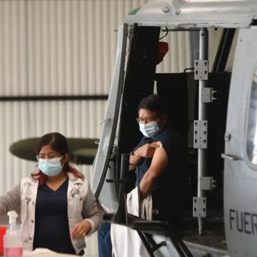vacunacion-tercera-dosis-contra-la-covid-19-coronavirus-en-fuerza-aerea-guatemalteca-9-de-enero-de-2022-fotos-omar-solis-1.jpeg ,