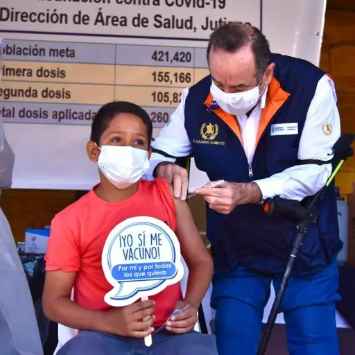 campana-vacunacion-covid-19-coronavirus-pandemia-presidente-alejandro-giammattei.jpg ,