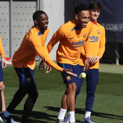 previa-napoli-vs-barcelona-europa-league-publinews-1-1.png ,