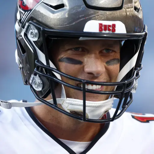 tom-brady-sale-del-retiro-y-vuelve-a-nfl-emisoras-unidas-2-scaled-1.jpg ,