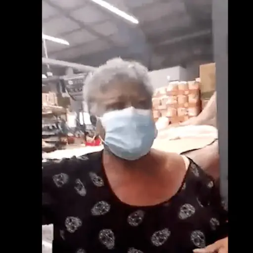 senora-robando-supermercado-Santa-Lucia-Milpas-Altas-pn.png ,