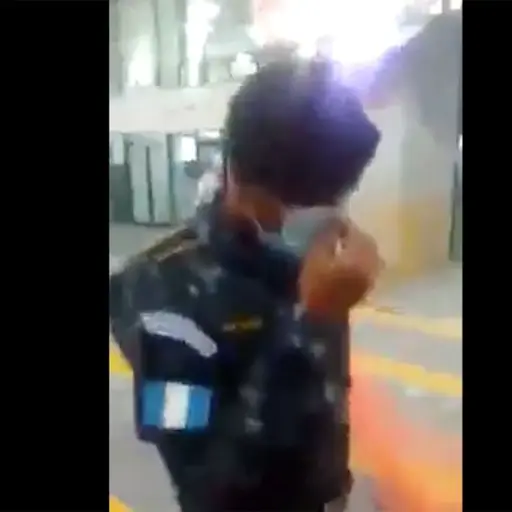 agente-pnc-robo-aeropuerto.jpg ,