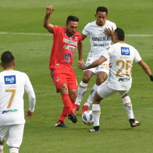 comunicaciones-iztapa-torneo-clauura-publinews-.png ,