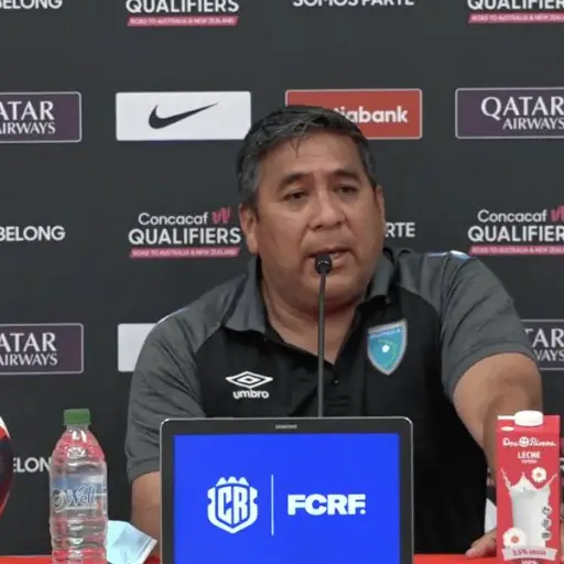 edy-espinoza-seleccion-femenina-publinews-.png ,