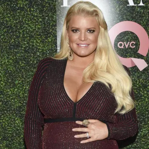 jessicasimpson-9f4df3f96f9fd34bc5f437e15408814d.jpg ,