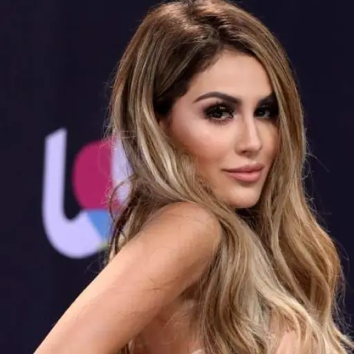 alexa-dellanos.jpg ,