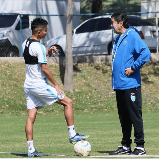 probable-once-de-seleccion-nacional-de-guatemala-ante-cuba-publinews-2.png ,