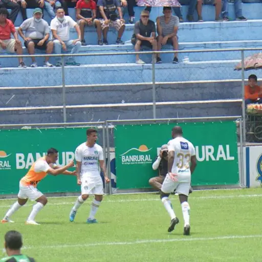 santa-lucia-vs-comunicaciones-cuartos-de-final-clausura-2022-publinews-11-jpg-2.png ,