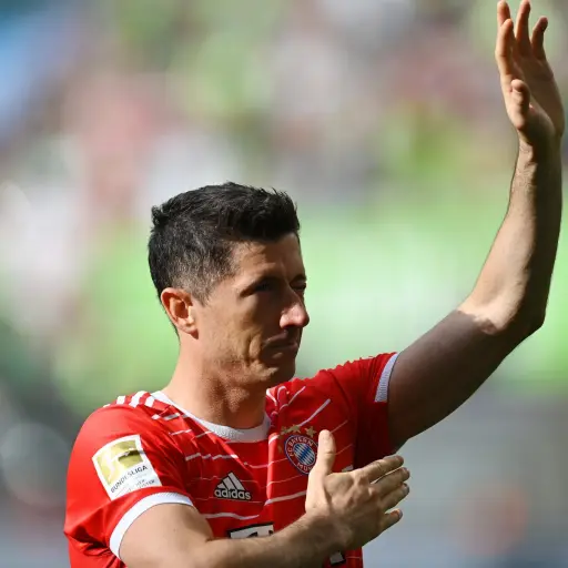 Lewandowski-confirma-que-espera-salir-del-bayern-2-scaled-1.jpg ,