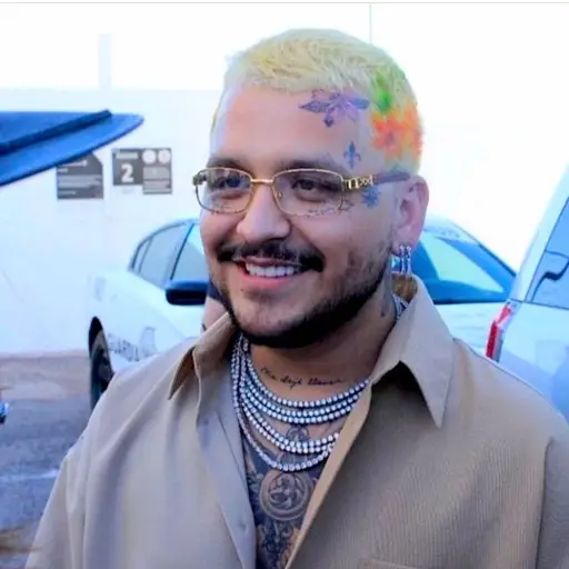 Christian-Nodal-1-2.jpg ,