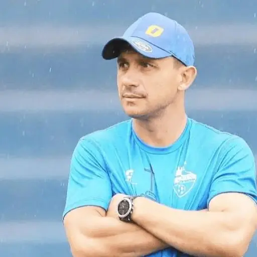 Sebastián Bini, técnico de Cobán Imperial - CSD Cobán Imperial