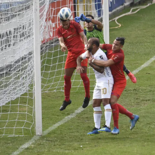 presidente-comunicaciones-juan-garcia-habla-clasico-con-publico-publinews-2-scaled-1.jpg ,