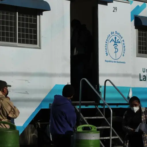 filas-para-pruebas-de-covid-19-coronavirus-en-mercado-el-guarda-en-guatemala-6-de-enero-2022-fotos-rodrigo-rivera-6.jpg ,