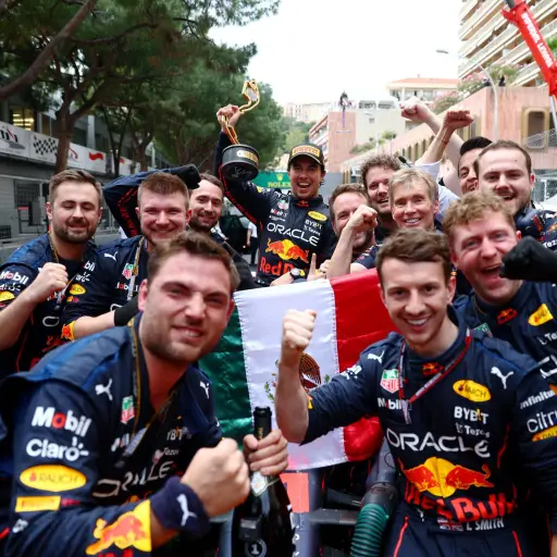 Sergio-Perez-triunfa-en-GP-de-Monaco-2-scaled-1.jpg ,