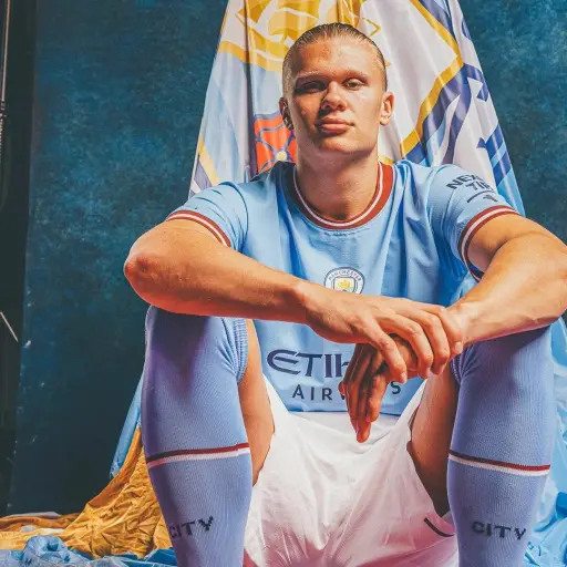 Haaland-presentacion-con-el-Manchester-City.jpg ,