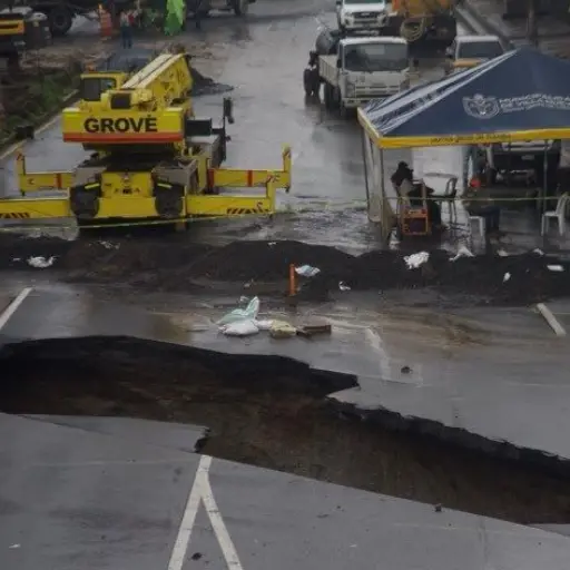 hundimiento-socavamiento-ruta-pacifico-4.jpg ,