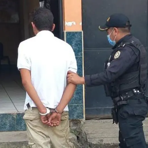 detenido-arma-ilegal.jpg ,