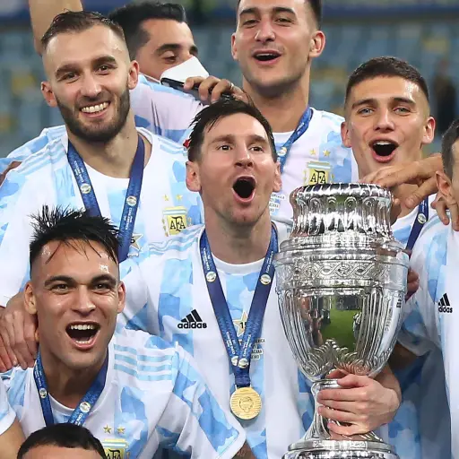 dani-alves-responde-a-lionel-messi-7-scaled-1.jpg ,