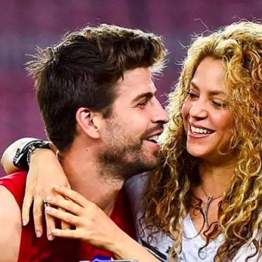 piquemuerdeorejadeshakira2-12ae14570482606a3a763d4dd063b1f7.jpg ,