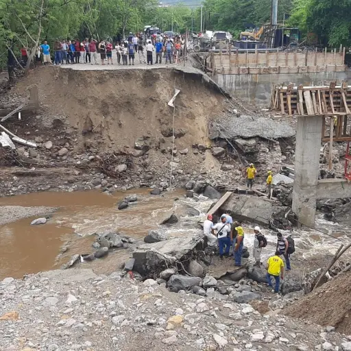 colpaso-puente-chiquimula-y-zacapa-foto-conred-temporada-lluvias-2022.jpg ,