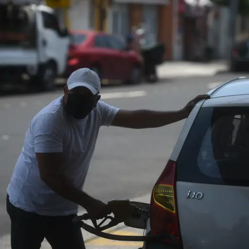 aumento-precios-gasolina-combustibles-17-de-mayor-2022-fotos-edwin-bercian-publinews-emisoras-unidas-7.jpg ,