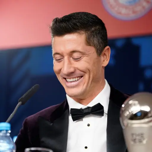 Robert-lewandowski-the-best-scaled-1.jpg ,