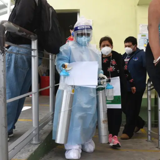 pacientes-graves-moderados-covid-19-coronavirus-pandemia-guatemala-julio-2021-foto-igss-zona-9-omar-solis-2.jpeg ,