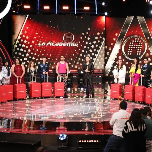 la-academia-publinews.-1-2.jpg ,