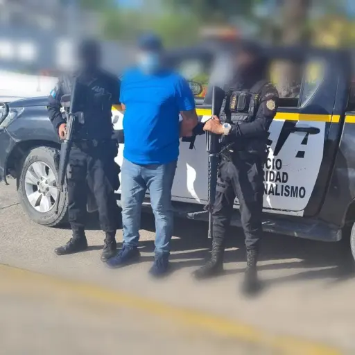 coronel-extraditado-de-guatemala-hacia-estados-unidos.jpg ,