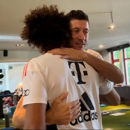 Lewandowski-se-despide-del-Bayern.jpg ,