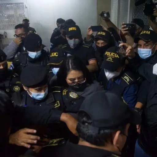 captura-y-llegada-a-torre-de-tribunales-de-fiscal-de-la-feci-simari-gonzalez-diaz-30-7-2022-foto-edwin-bercian-1.jpg ,