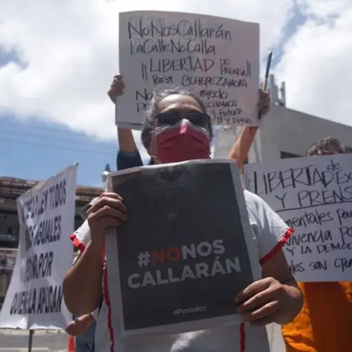 planton-torre-tribunales-apoyo-zamora.jpg ,