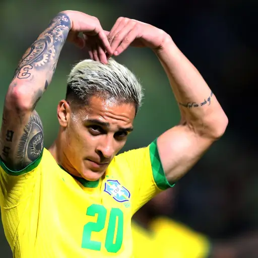 Antony-ficha-por-el-United-1-scaled-1.jpg ,