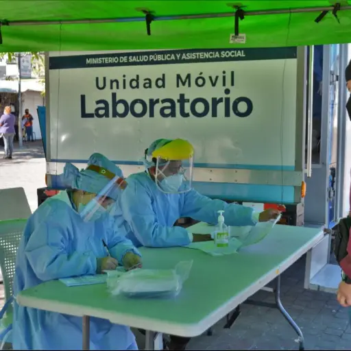 laboratorio-movil-hisopados-pruebas-covid-19-coronavirus-guatemala-julio-2022.jpg ,