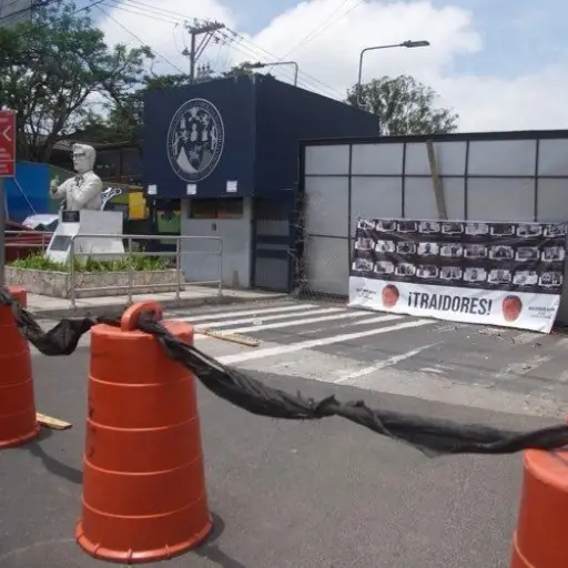 usac-tomada-por-estudiantes-en-protesta-contra-eleccion-de-rector-22-de-mayo-2022-fotos-omar-solis-publinews-emisoras-unidas-1.jpg ,