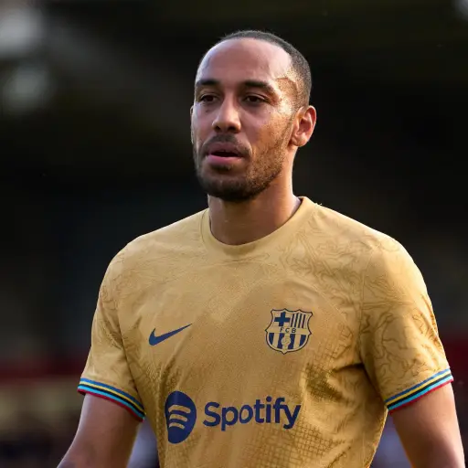 roban-y-agreden-a-Aubameyang-2-scaled-1.jpg ,