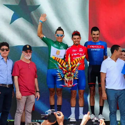 Luis-Lopez-opticas-deluxe-3.jpg ,