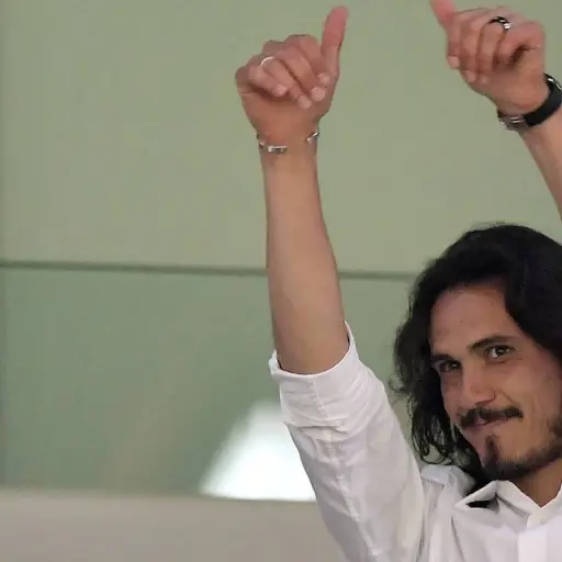 edinson-cavani-ficha-por-el-valencia-publinews-1-1.png ,