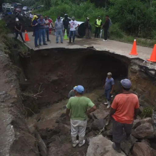 hundimiento-en-San-Pedro-Ayampuc-16-septiembre-2022-foto-omar-solis-7.jpg ,