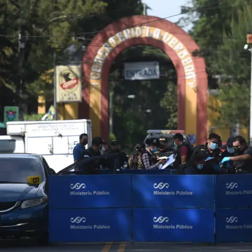 seis-fallecidos-por-ataque-armado-contra-vehiculo-cementerio-la-verbena-hoy-9-de-septiembre-2022-foto-edwin-bercian-publinews-8.jpg ,