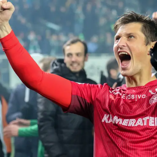 nicholas-hagen-logra-ascenso-con-ham-kam-publinews-3.jpg ,